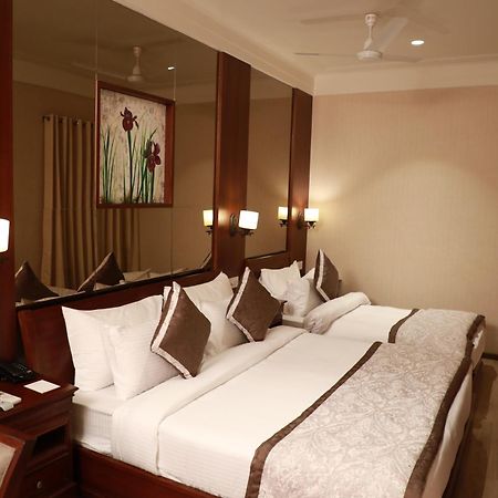 אמריצר Hotel Golden Tower Near Heritage Street מראה חיצוני תמונה
