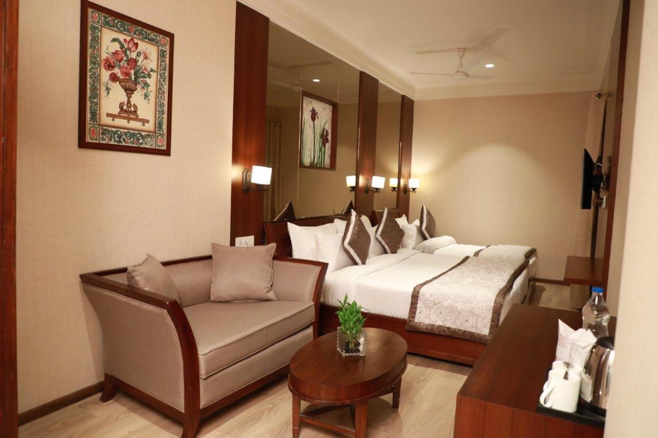 אמריצר Hotel Golden Tower Near Heritage Street מראה חיצוני תמונה
