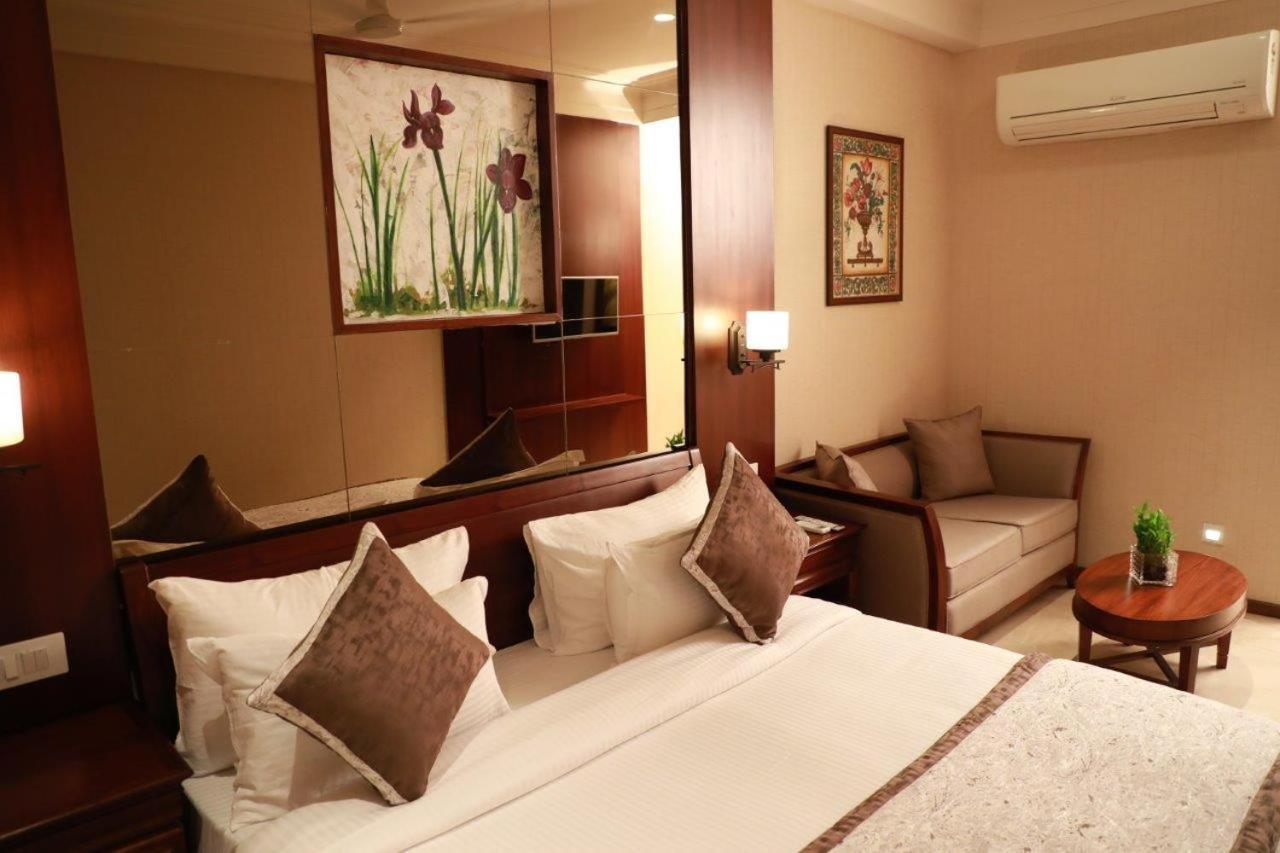אמריצר Hotel Golden Tower Near Heritage Street מראה חיצוני תמונה