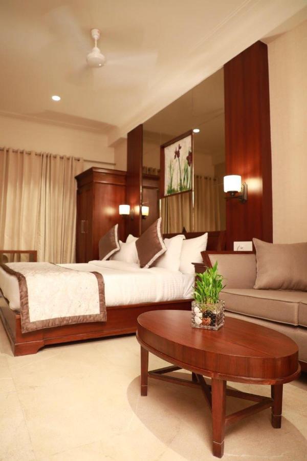 אמריצר Hotel Golden Tower Near Heritage Street מראה חיצוני תמונה